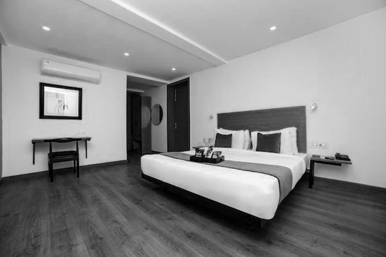 Townhouse Sohna Road 2 Hotel Gurgaon Eksteriør billede