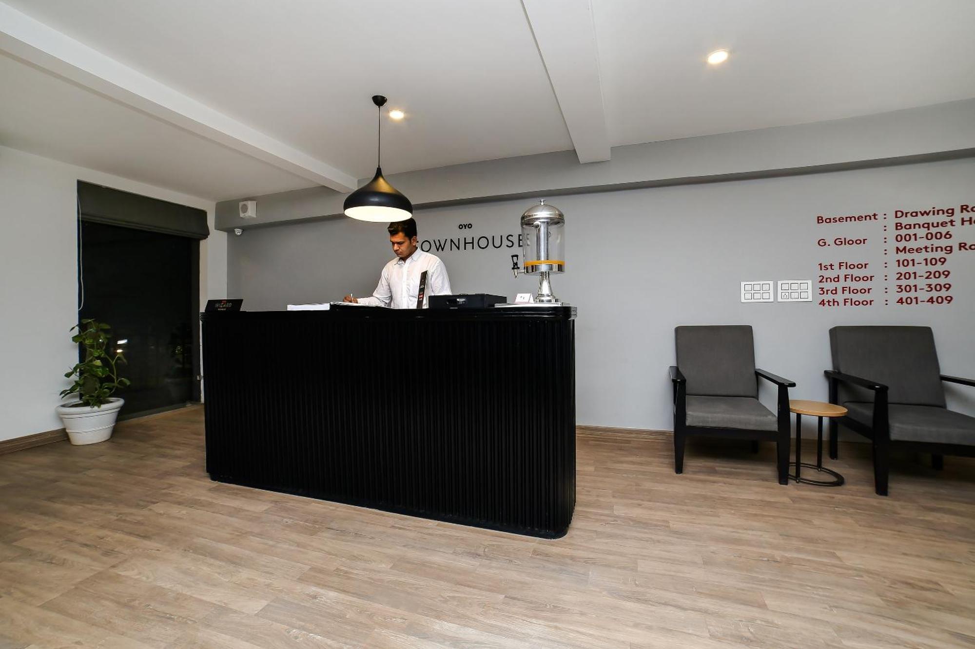 Townhouse Sohna Road 2 Hotel Gurgaon Eksteriør billede